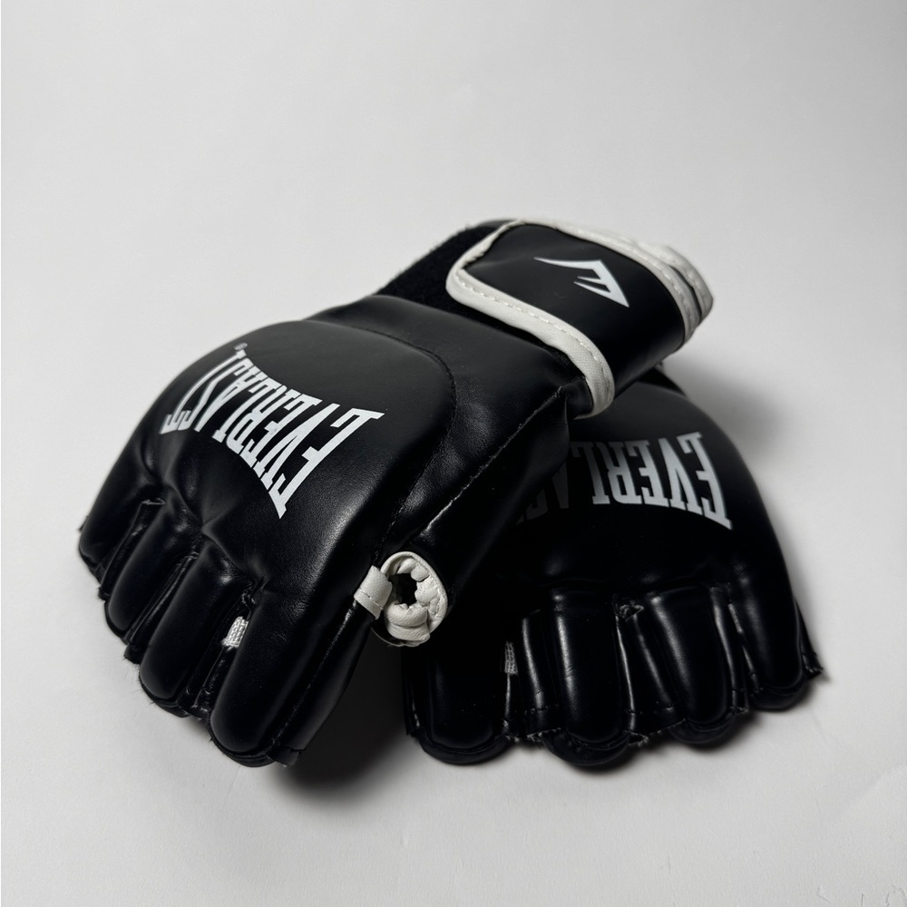 Everlast Black and White Training Gloves Size S
